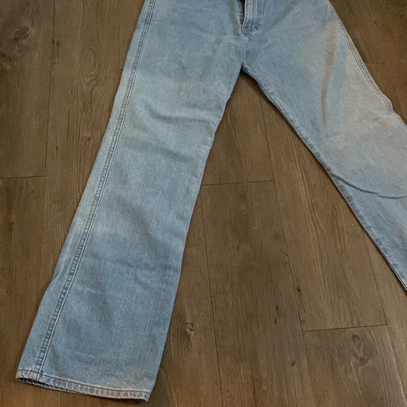 Calvin Klein- Light Wash Boot Cut Mom Jeans size 8 - Picture 3 of 6